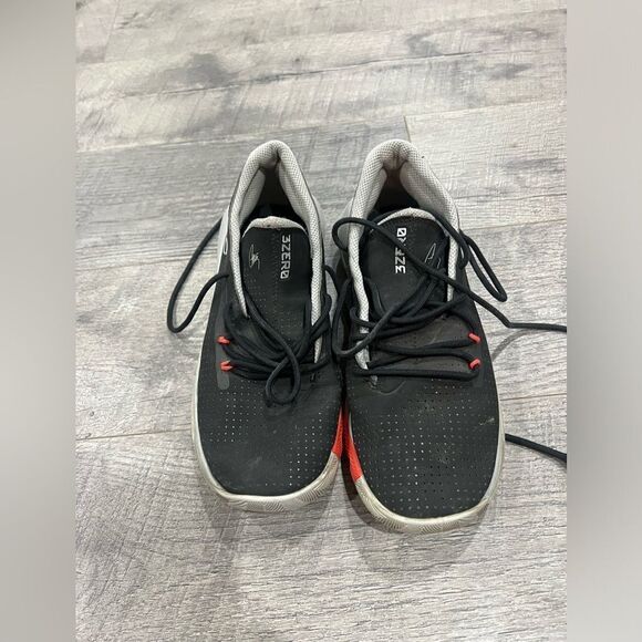 Under Armour sneaker | Youth 7 - Picture 3 of 4